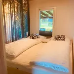 Ruhiger Und Renovierter Mit Grossem Hundefreundlichem Garten Zur Alleinnutzung Holiday home *