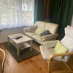 Ruhiger Und Renovierter Mit Grossem Hundefreundlichem Garten Zur Alleinnutzung *