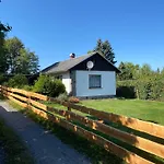 Ruhiger Und Renovierter Mit Grossem Hundefreundlichem Garten Zur Alleinnutzung Holiday home *