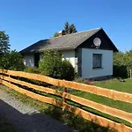 Ruhiger Und Renovierter Mit Grossem Hundefreundlichem Garten Zur Alleinnutzung