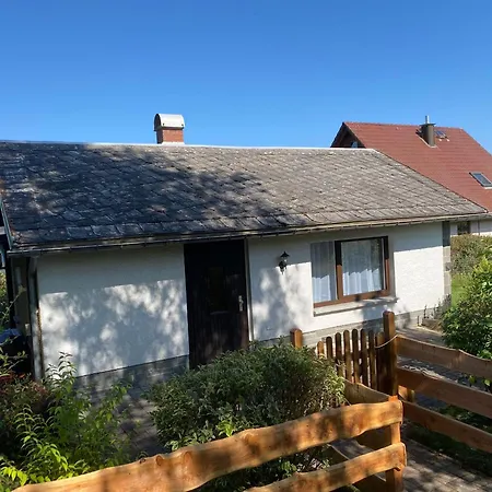 Ruhiger Und Renovierter Bungalow Mit Grossem Hundefreundlichem Garten Zur Alleinnutzung *