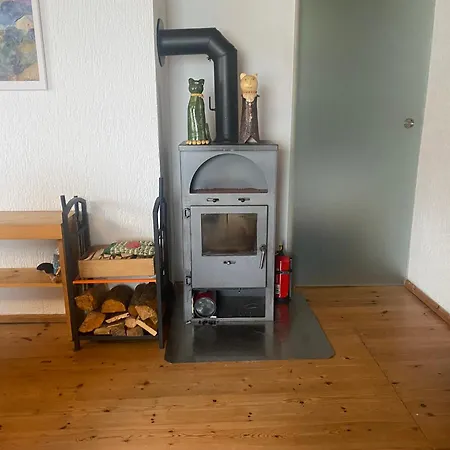 Ruhiger Und Renovierter Bungalow Mit Grossem Hundefreundlichem Garten Zur Alleinnutzung *