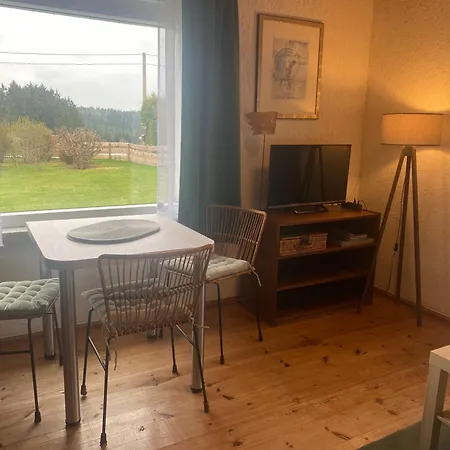 Ruhiger Und Renovierter Bungalow Mit Grossem Hundefreundlichem Garten Zur Alleinnutzung * Remtengrün