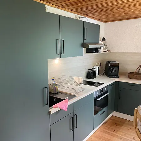 Ruhiger Und Renovierter Bungalow Mit Grossem Hundefreundlichem Garten Zur Alleinnutzung