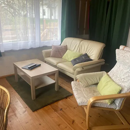 Ruhiger Und Renovierter Mit Grossem Hundefreundlichem Garten Zur Alleinnutzung *