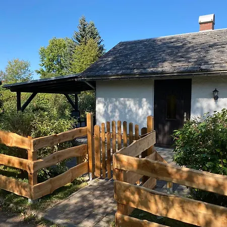 Ruhiger Und Renovierter Mit Grossem Hundefreundlichem Garten Zur Alleinnutzung * Remtengruen