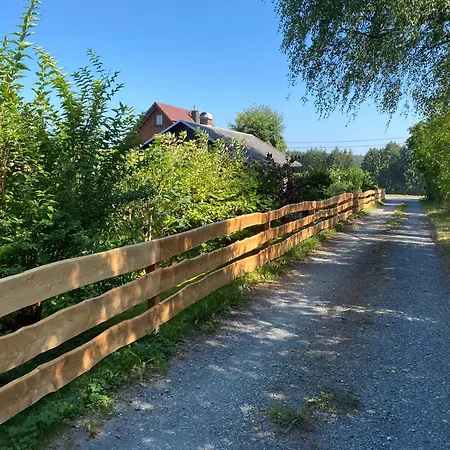 Ruhiger Und Renovierter Mit Grossem Hundefreundlichem Garten Zur Alleinnutzung