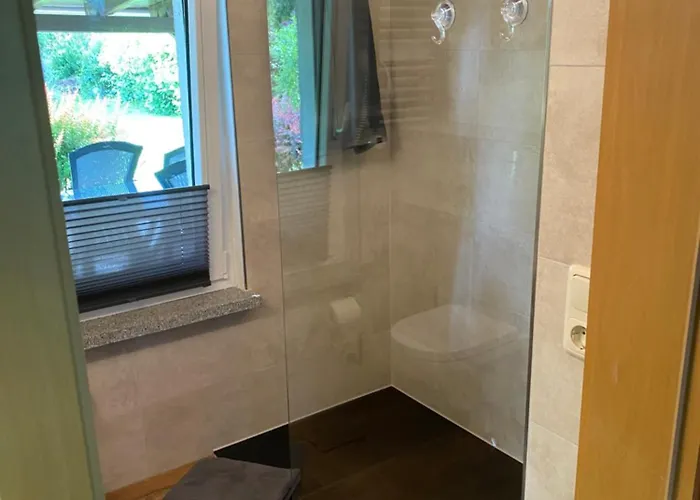 Ruhiger Und Renovierter Bungalow Mit Grossem Hundefreundlichem Garten Zur Alleinnutzung