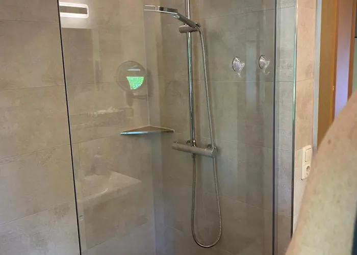 Ruhiger Und Renovierter Mit Grossem Hundefreundlichem Garten Zur Alleinnutzung 度假居