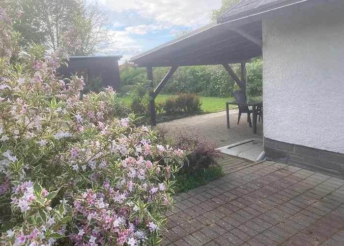 Ruhiger Und Renovierter Mit Grossem Hundefreundlichem Garten Zur Alleinnutzung *