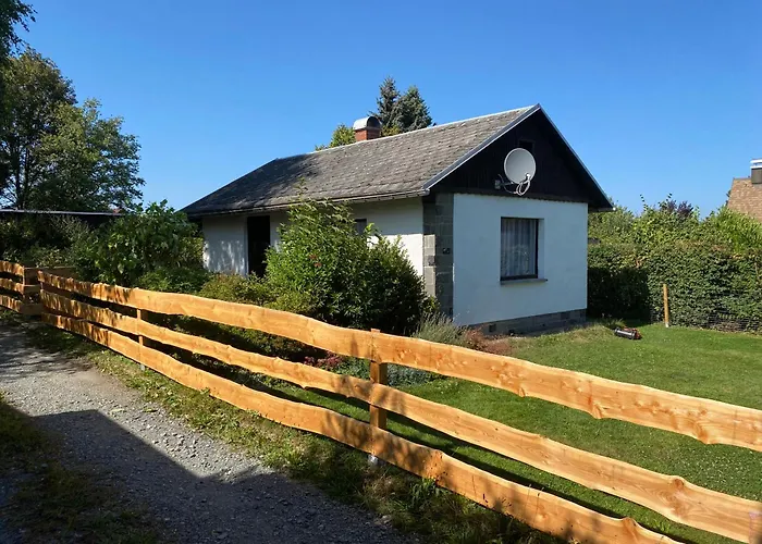 Ruhiger Und Renovierter Bungalow Mit Grossem Hundefreundlichem Garten Zur Alleinnutzung