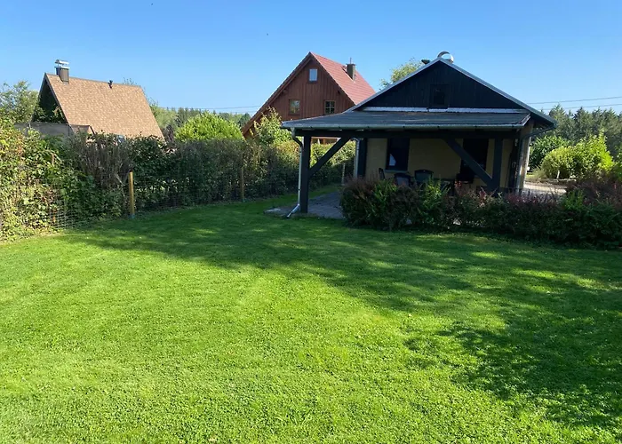 Ferienhaus Ruhiger Und Renovierter Mit Großem Hundefreundlichem Garten Zur Alleinnutzung Remtengruen