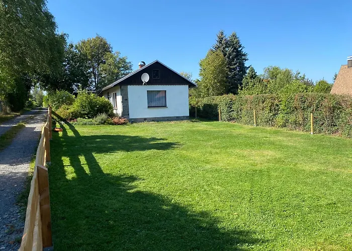 Ruhiger Und Renovierter Mit Grossem Hundefreundlichem Garten Zur Alleinnutzung *