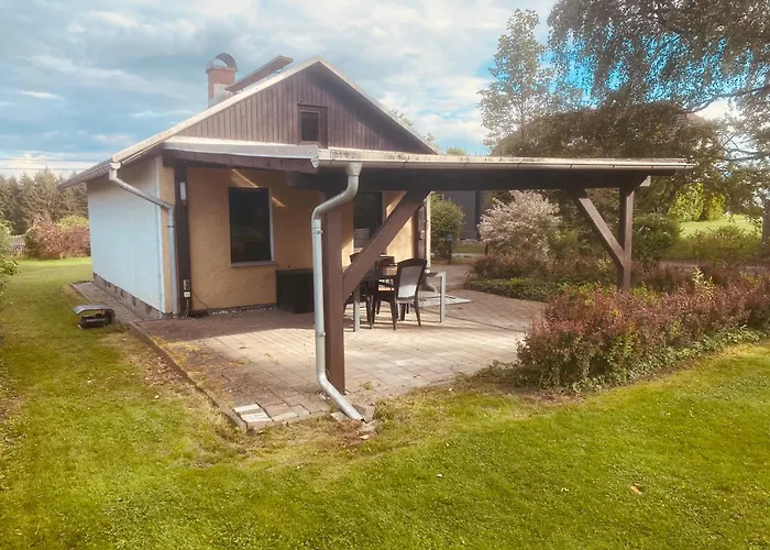 Ruhiger Und Renovierter Bungalow Mit Grossem Hundefreundlichem Garten Zur Alleinnutzung Remtengrün